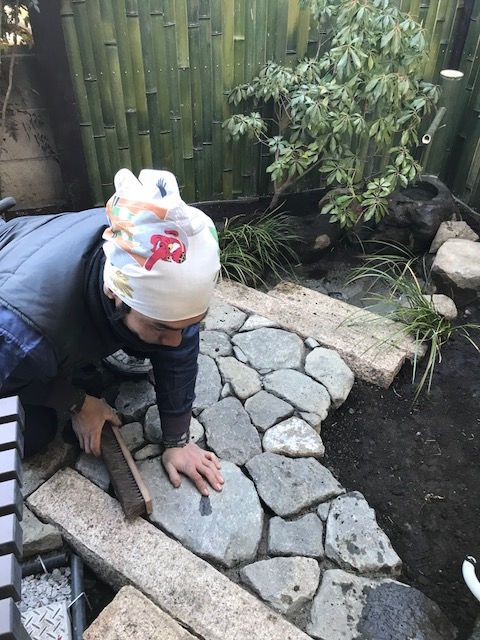 坪庭造り　延べ段・飛び石・蹲踞8