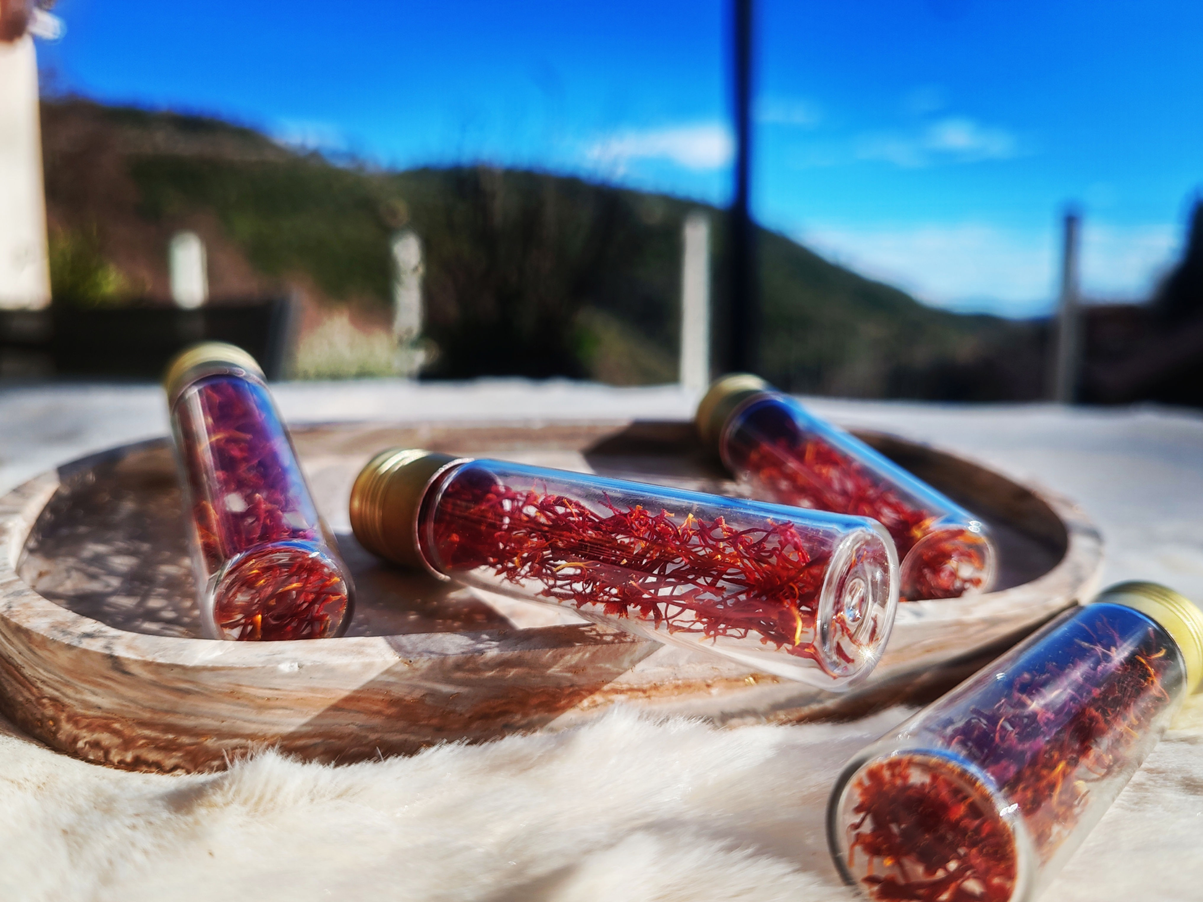 Tesori Safran Miel Ruches Cosmétiques Bougies Artisanat Casa di l'Apa Venaco Corse