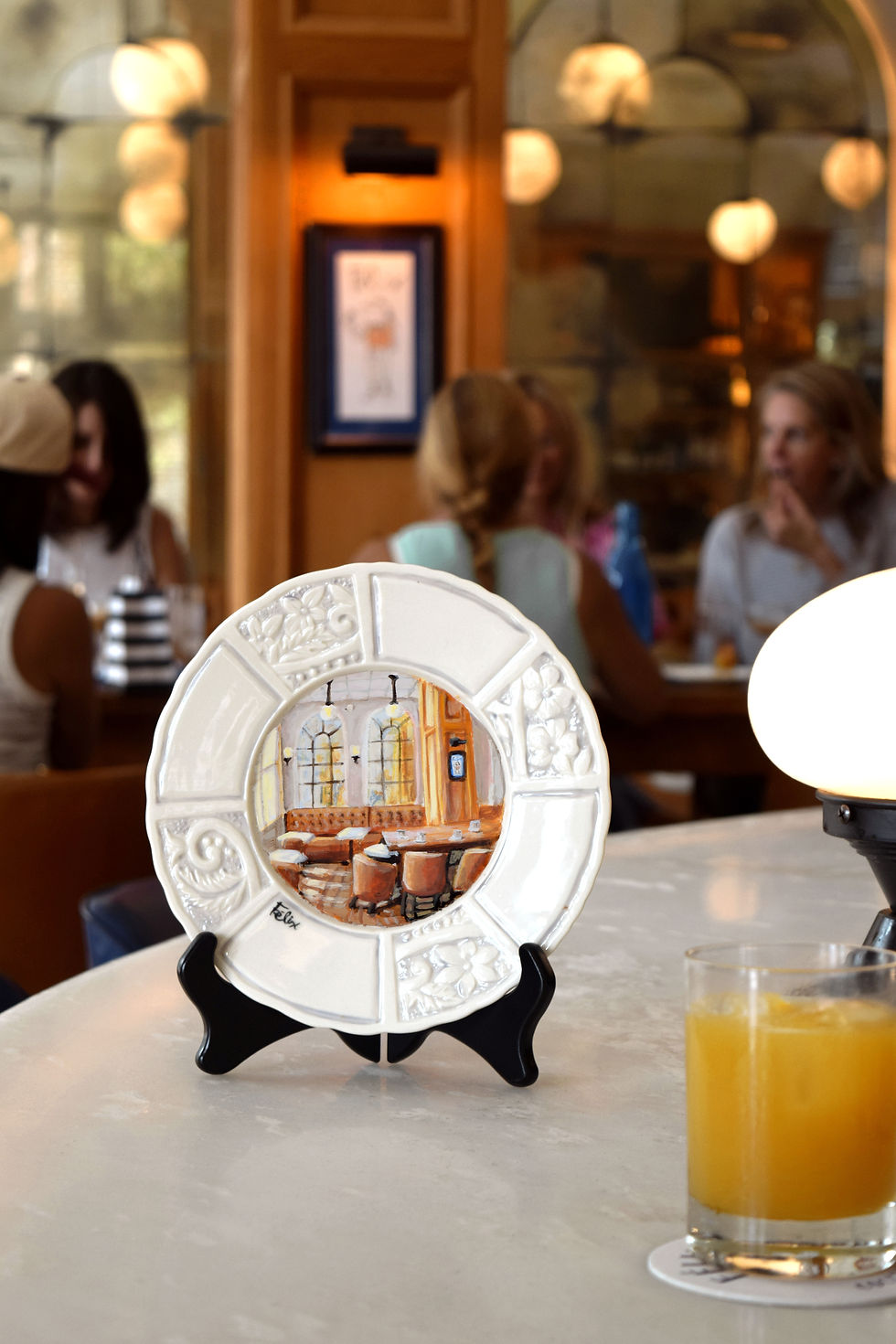Thumbnail: Ornate white plate with "Puerto Rico" and distillery scene on bar.