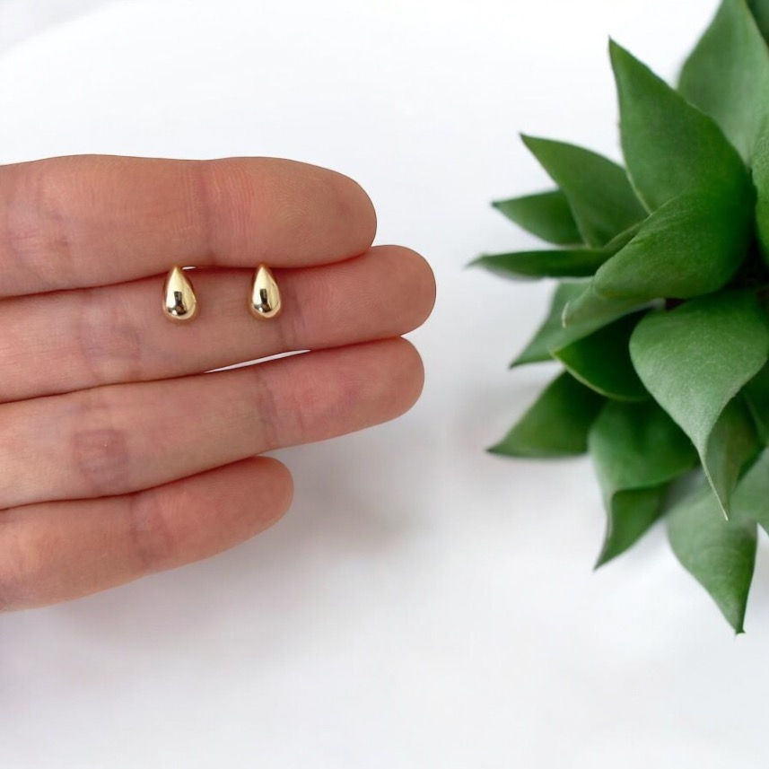 Aretes de gota de plata