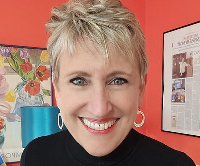 ande headshot square - Ande Lyons (1).jpg