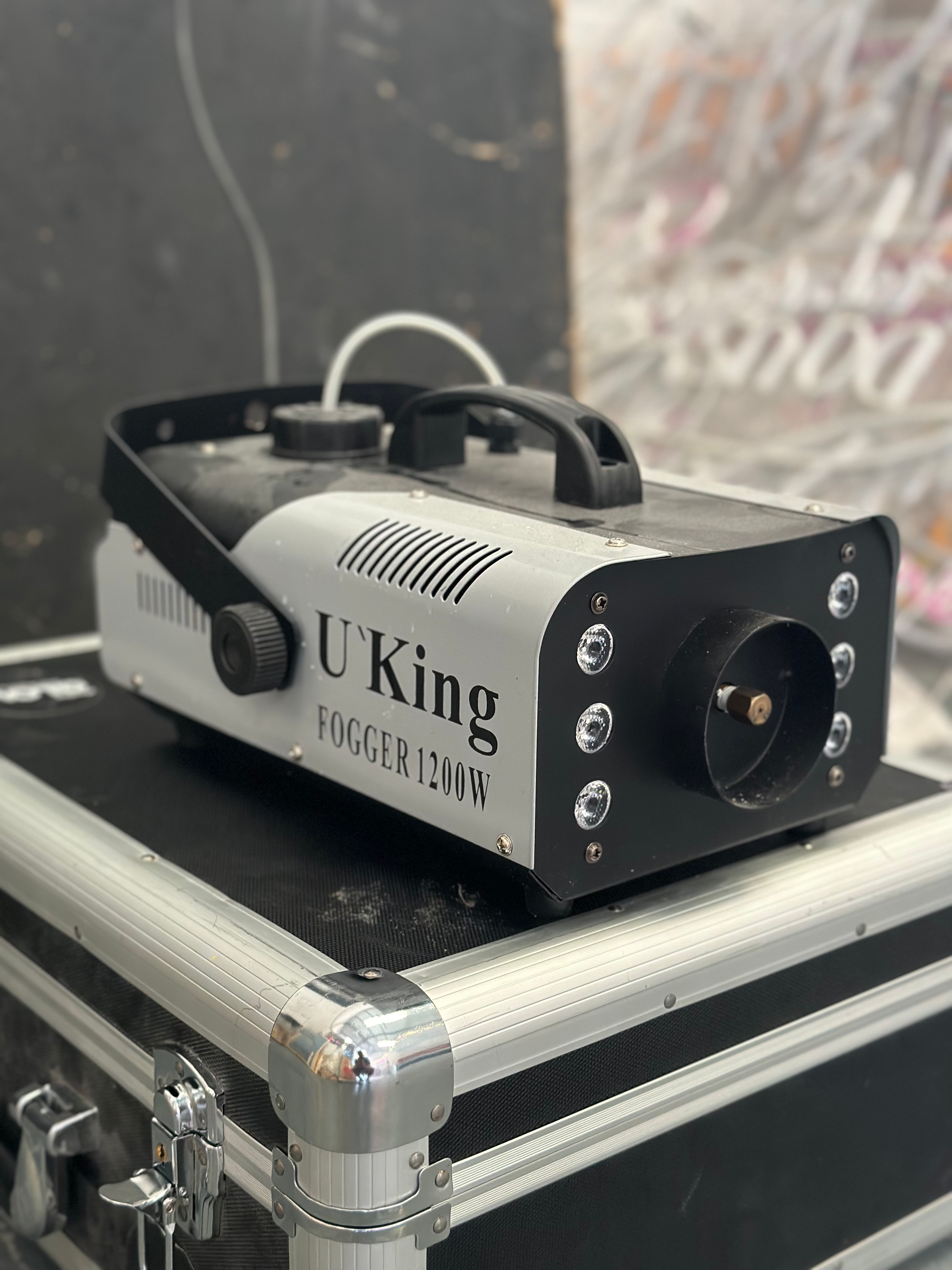 1200W Fog Machine & 6LEDs RGB Light with Remote for Hire