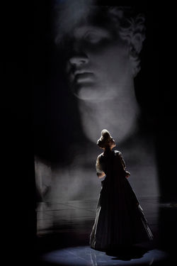 Photo by Michael Cooper
