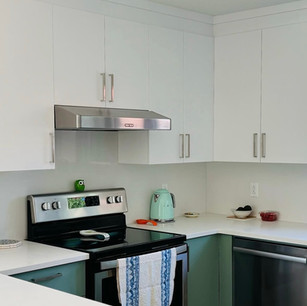 Contemporary Two-Tone Kitchen