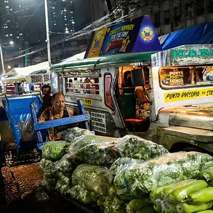 2022-10-21T131453Z_1877910196_RC2M5X910W3T_RTRMADP_3_PHILIPPINES-ECONOMY.webp