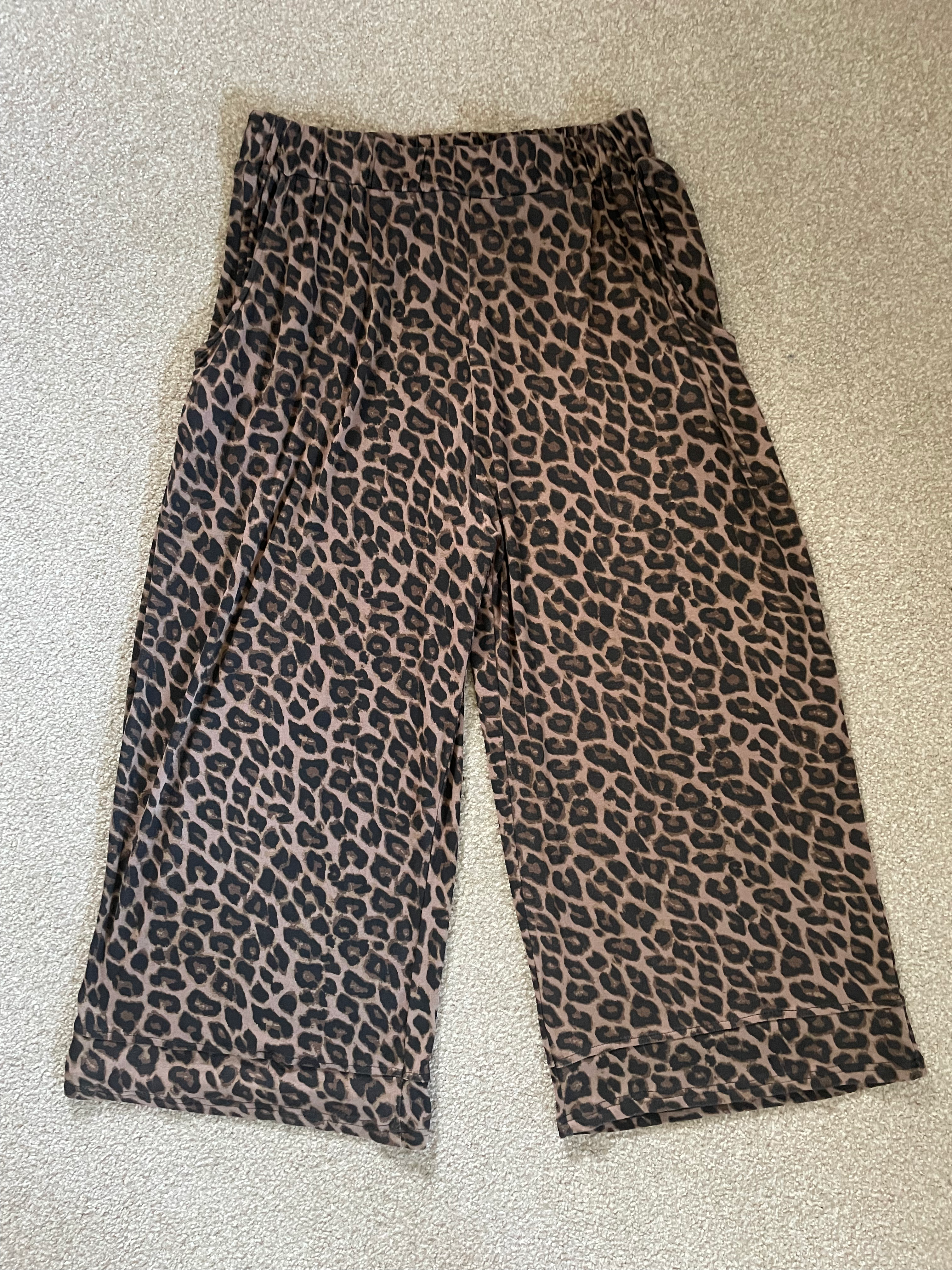 BEE MADDISON - Animal Print Wide Leg Pants sz L