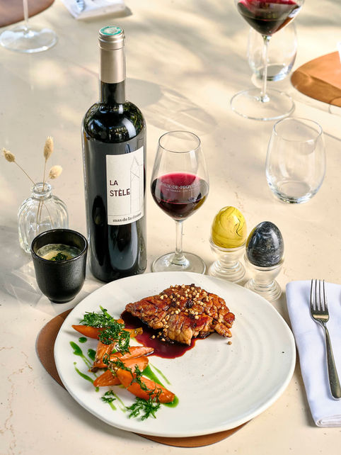 Photographie culinaire accords mets et vins au Château d'Estoublon dans les Baux-de-Provence - Studio Fabrice Ferrer
