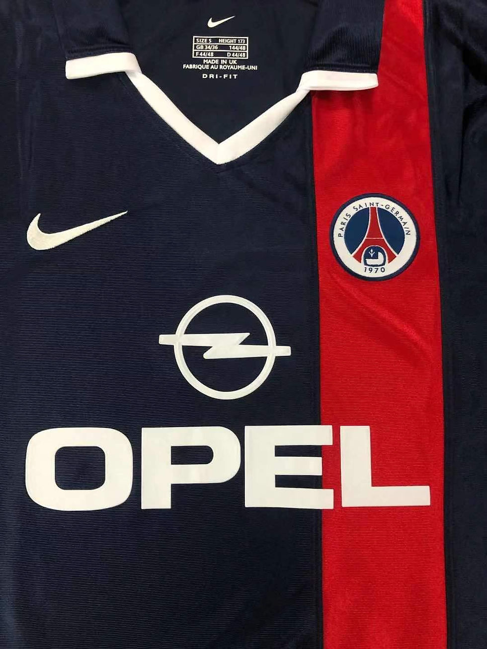 Thumbnail: PSG Retro Replica Classic Football Shirt Home 2001-02