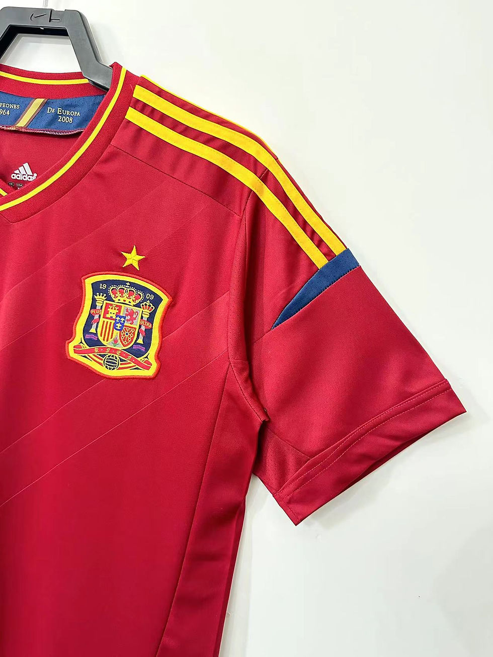 Thumbnail: Spain Retro Replica Classic Home Football Shirt 2012