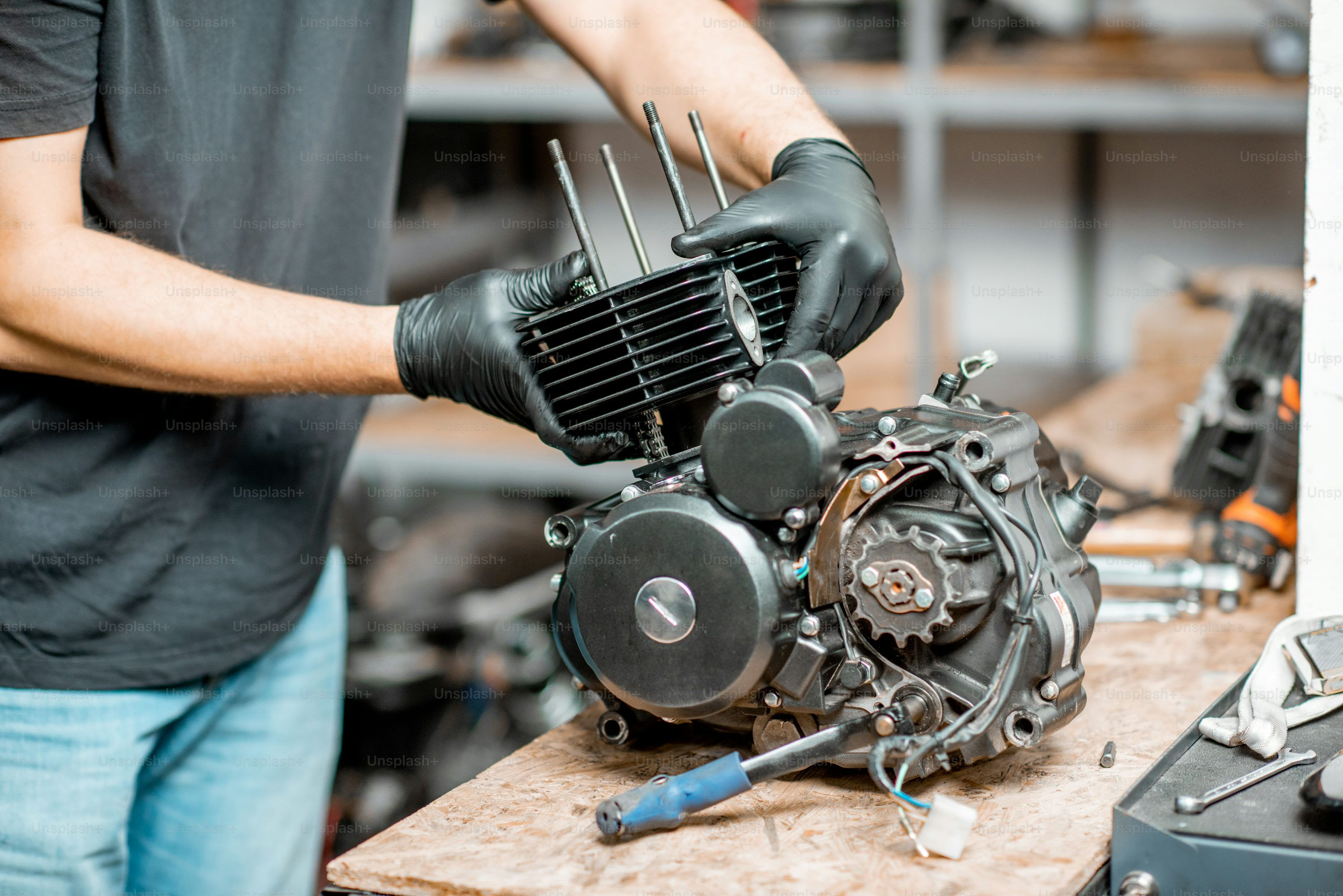 Reparación y puesta a punto de motores de motocicletas de todo tipo.