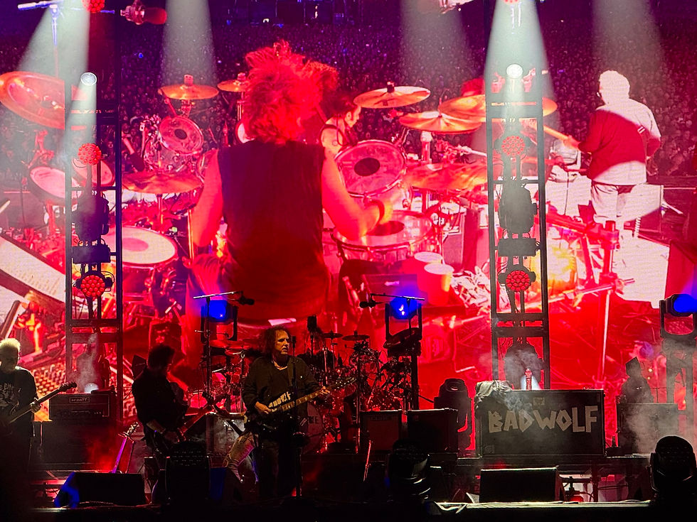 Friday I'm in Love The Cure performance