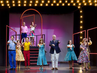 Review: «Η κόμισσα της φάμπρικας» | Μια κωμωδία για την κοινωνία του τότε που είναι όντως τόσο μακριά;