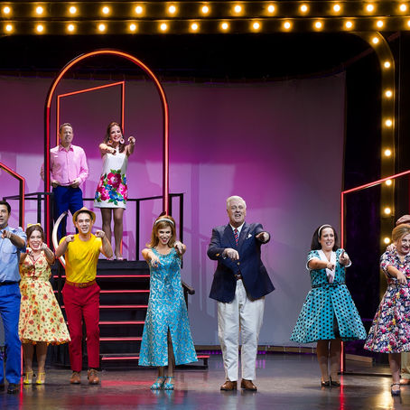 Review: «Η κόμισσα της φάμπρικας» | Μια κωμωδία για την κοινωνία του τότε που είναι όντως τόσο μακριά;