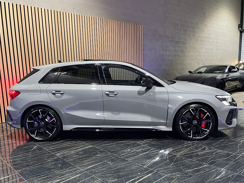 Miniature : AUDI RS3 SPORTBACK 2.5 TFSI 400CH GRIS NARDO VÉHICULE NEUF