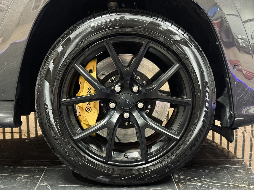 Thumbnail: JEEP GRAND CHEROKEE 6.2 V8 Supercharged 707 Trackhawk 1ERE MAIN ORIGINE FR