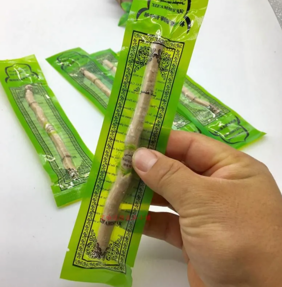 Miniatura: Miswak Tooth Cleaning Stick