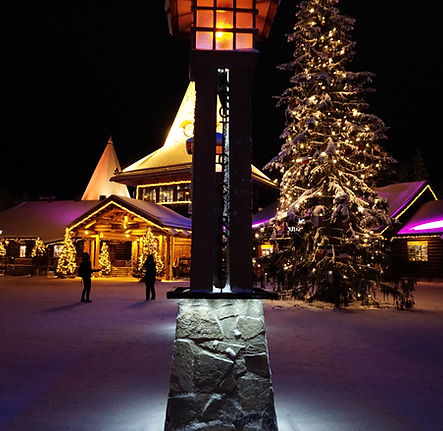 THIS MARKS THE LINE OF THE ARTIC CIRCLE.JPG