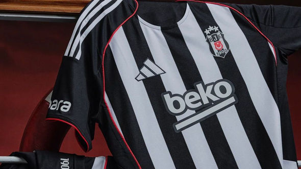 Beşiktaş Yeni Sezon Formalarını Tanıttı