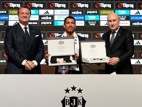 Beşiktaş Teknik Direktörü Giovanni van Bronckhorst İmzayı Attı
