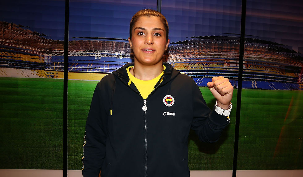 Busenaz Sürmeneli Fenerbahçe'de 