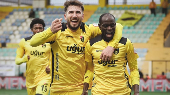 İstanbulspor Uzatmalarda Farka Koştu! | İstanbulspor - Esenler Erokspor: 4-0