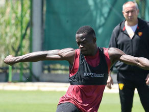 Göztepe, Anthony Dennis İle Sözleşme Yeniledi!