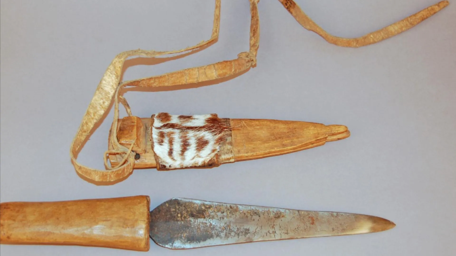 Hadza dagger 