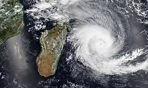 cyclone-gezani-moves-west-madagascar-may-restrengthen