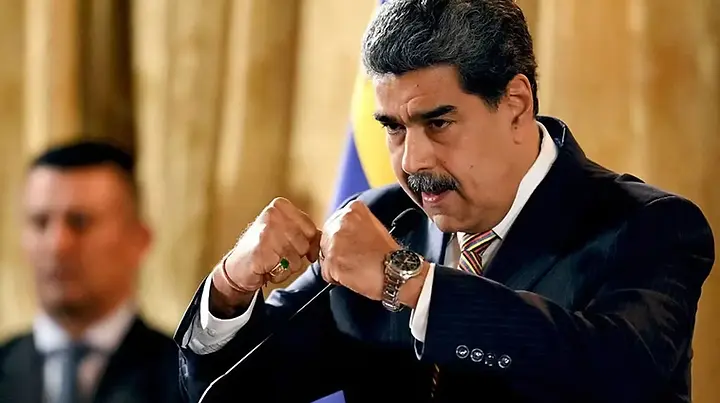 Nicolás Maduro and Cilia Flores face U.S. narco‑terrorism charges after a controversial raid. Experts question the legality and markets respond.