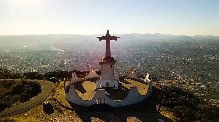 Discover the top 10 cities in Angola for your 2025 itinerary. Explore Luanda’s nightlife, Lubango’s misty peaks, and the stunning Kalandula Falls. Plan your trip!