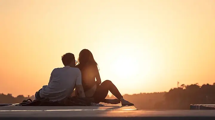 From Mussulo beaches to rooftop sunsets, explore Luanda’s most romantic date ideas for couples visiting or living in the city.