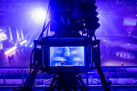 082454990-tv-camera-competitions-mixed-m