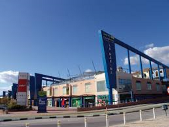 LA MARINA SHOPPING CENTRE.png