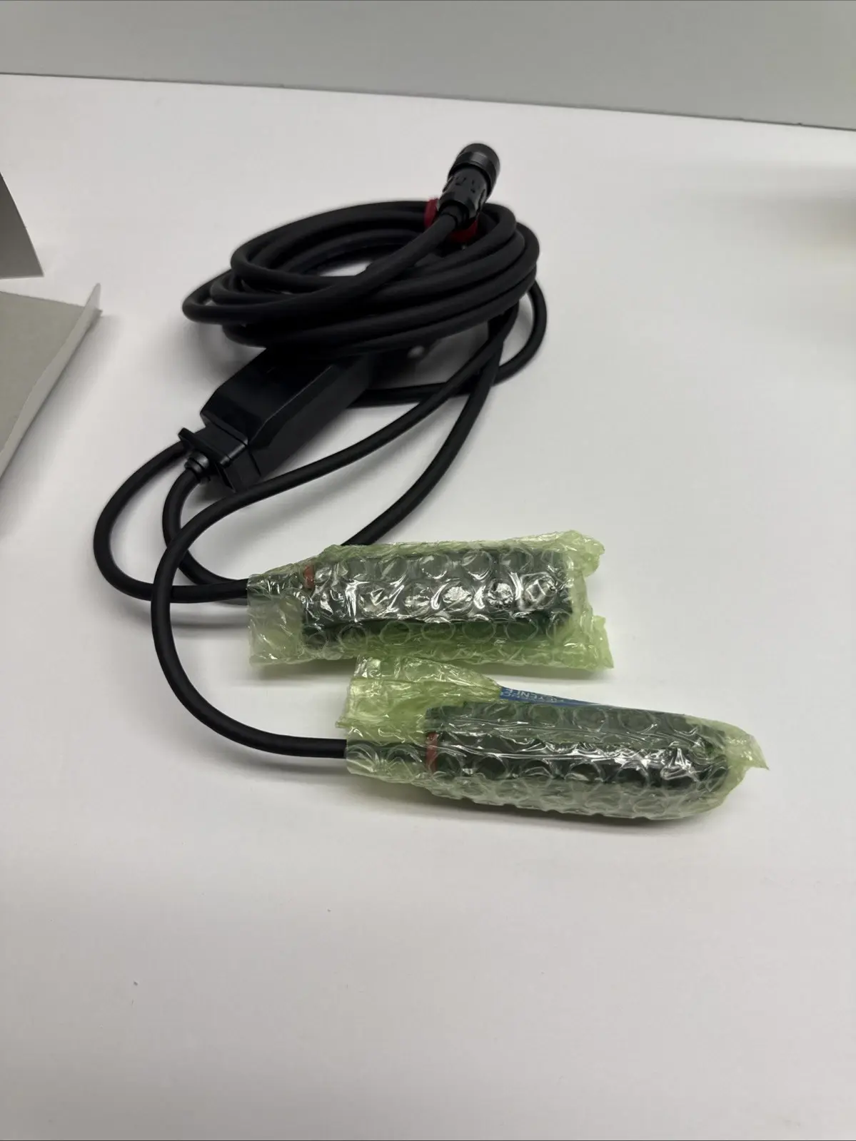 KEYENCE FD-XS20E Clamp-On Flow Sensor