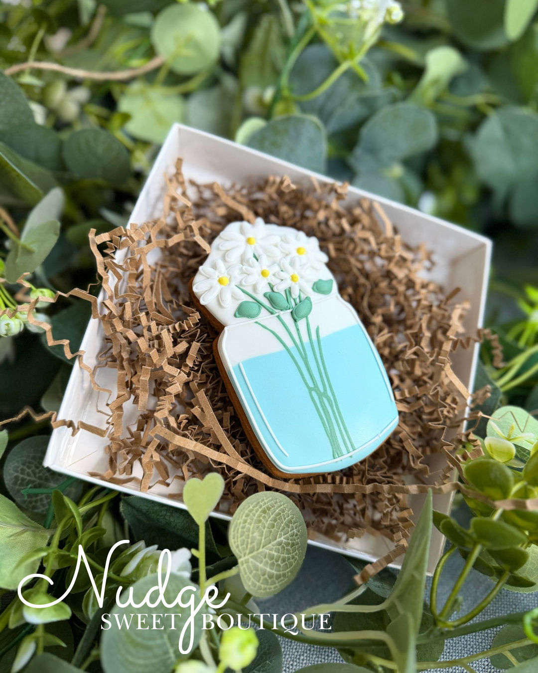 THE DAISY COLLECTION - Petite Treats - Daisy Jar Vase