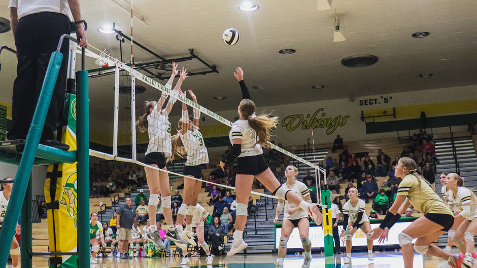 With their ‘Boots’ on: Valley rallies with final 7 points, stuns Rochester in 5