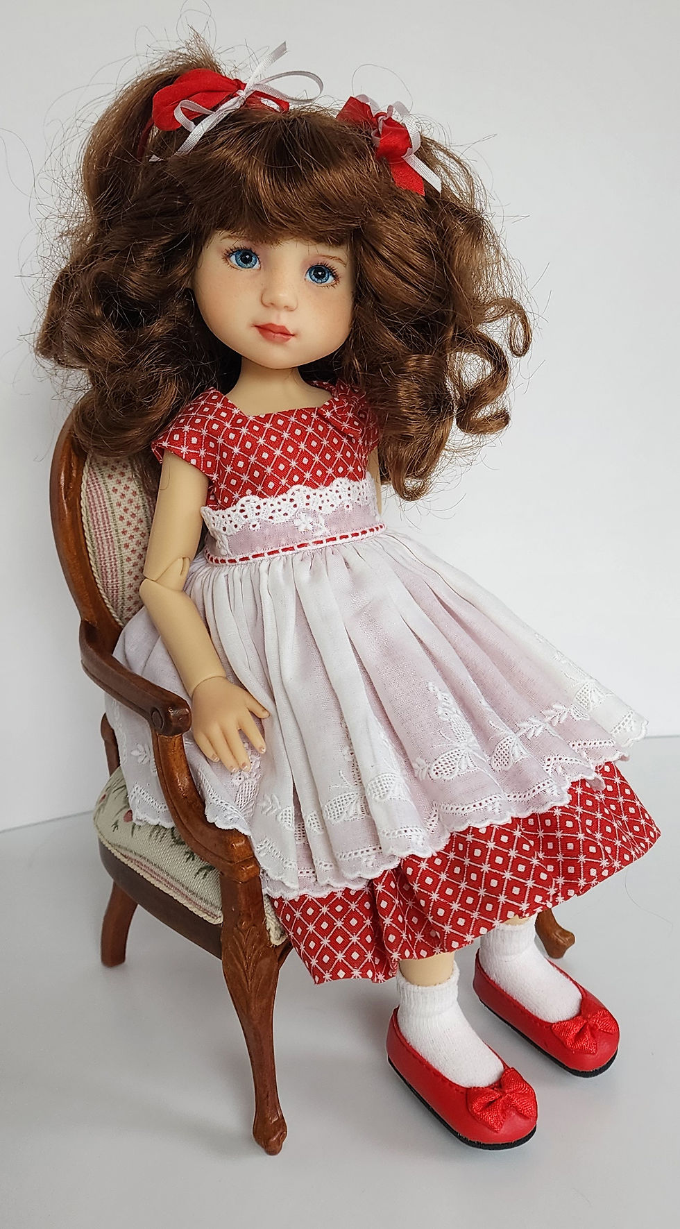 Thumbnail: Joy Forever First Edition Ball Jointed Doll "Eleanor"