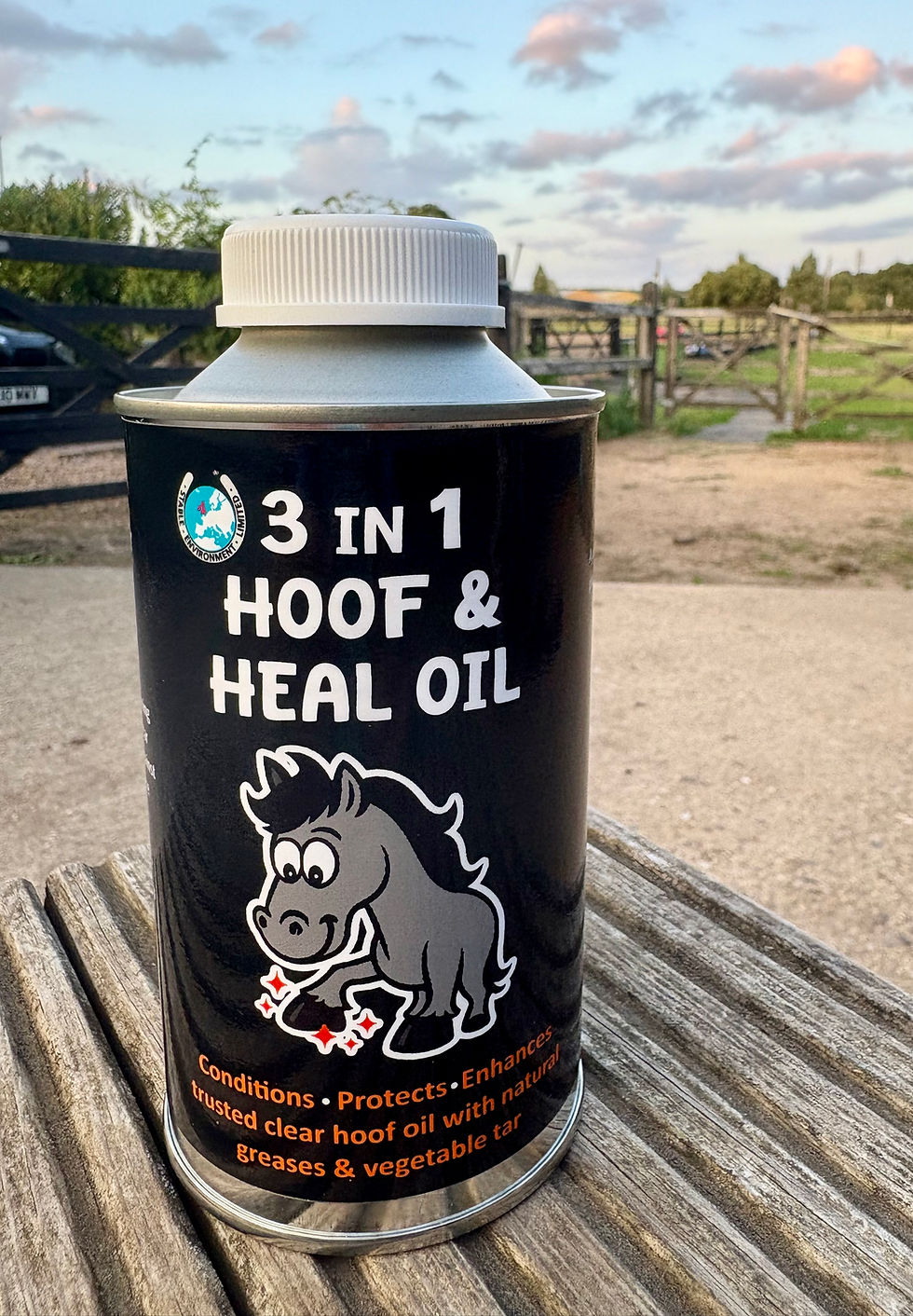 Thumbnail: 3 in 1 Hoof & Heal – Hoof Oil for Shine, Strength & Protection