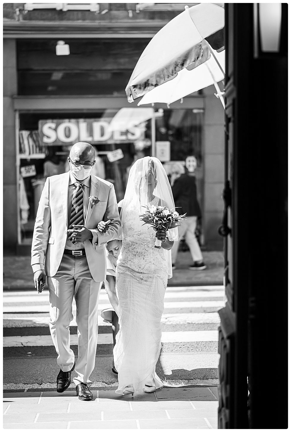 Photo arrivée mairie mariage Xavier Decoopman photographe à Clermont-ferrand Auvergne