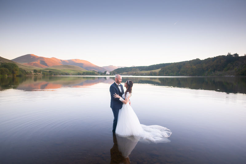 photographe mariage Auvergne - séance after day au lac du guéry