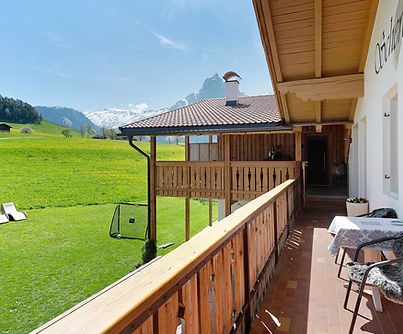 Balkon Dolomitenblick.jpg