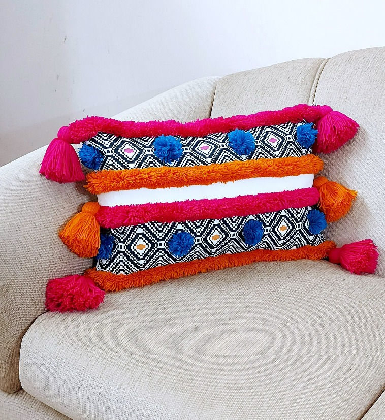 Miniature : "Make Your Home Cozier with Our Tufted Rectangular Cushion Cover"