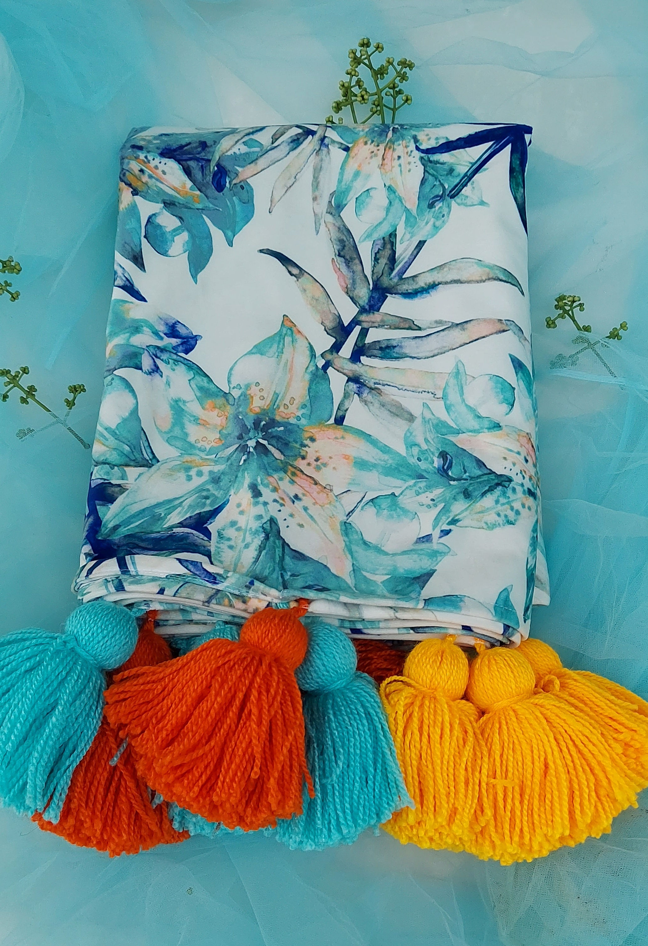 Crisp Color Combination Table Cover