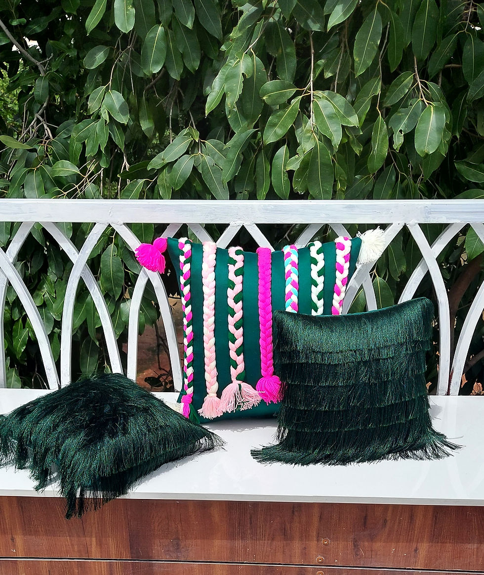थंबनेल: Premium Woolen Braided Design on Dark green Decor Fabric Cushion Cover