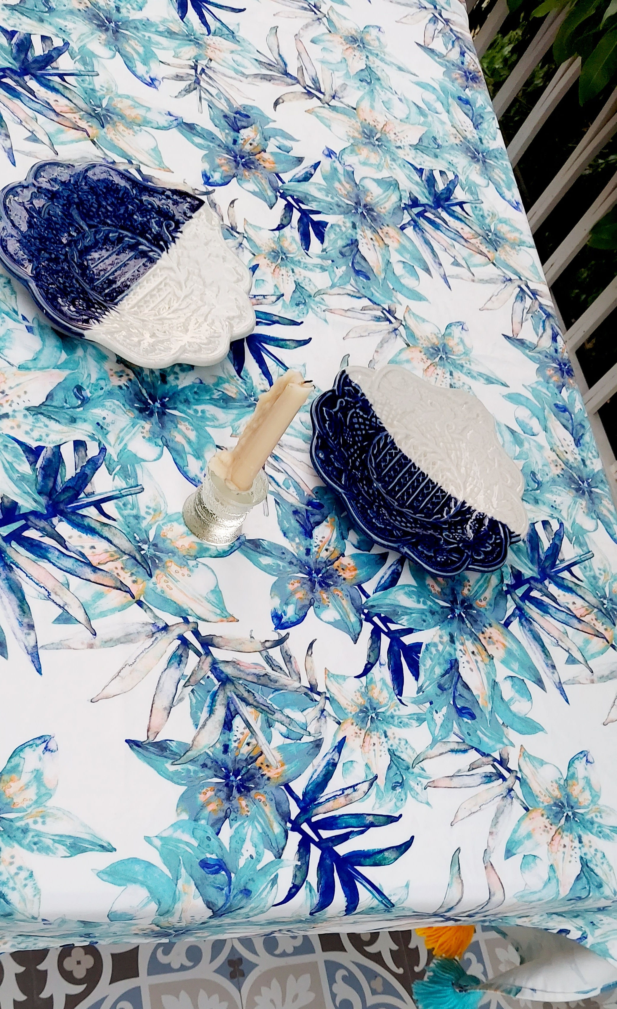 Crisp Color Combination Table Cover