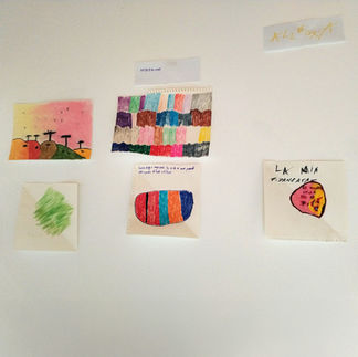 I lavori appesi al muro a fine lezione
