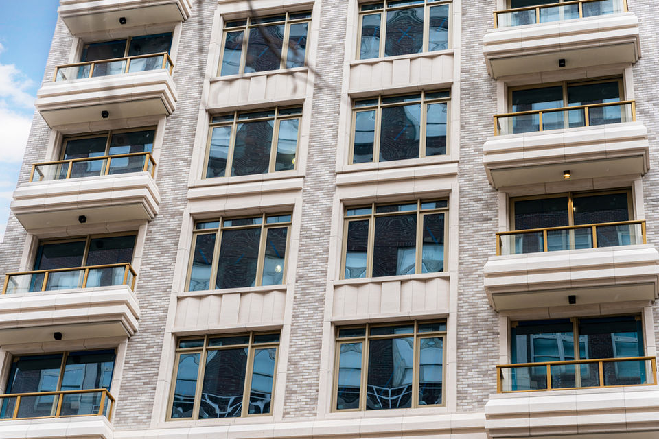 Beige Corium Brick clads this NYC high-rise.