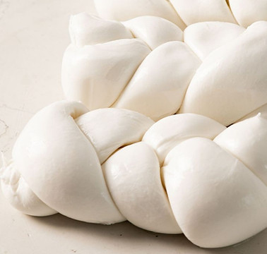 Rappresentazione treccia di mozzarella di bufala, prodotto locale
