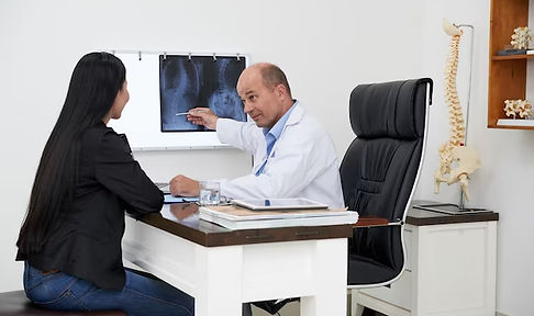 side-view-doctor-pointing-spine-curvature-xray-explainnig-disease-specification-female-pat
