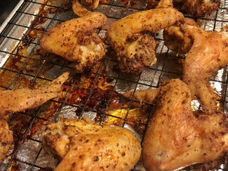 Crispy Oven Baked Chicken Wings & Sriracha Honey Sauce